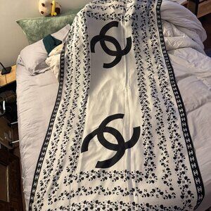 CHANEL CC logo Silk Scarve